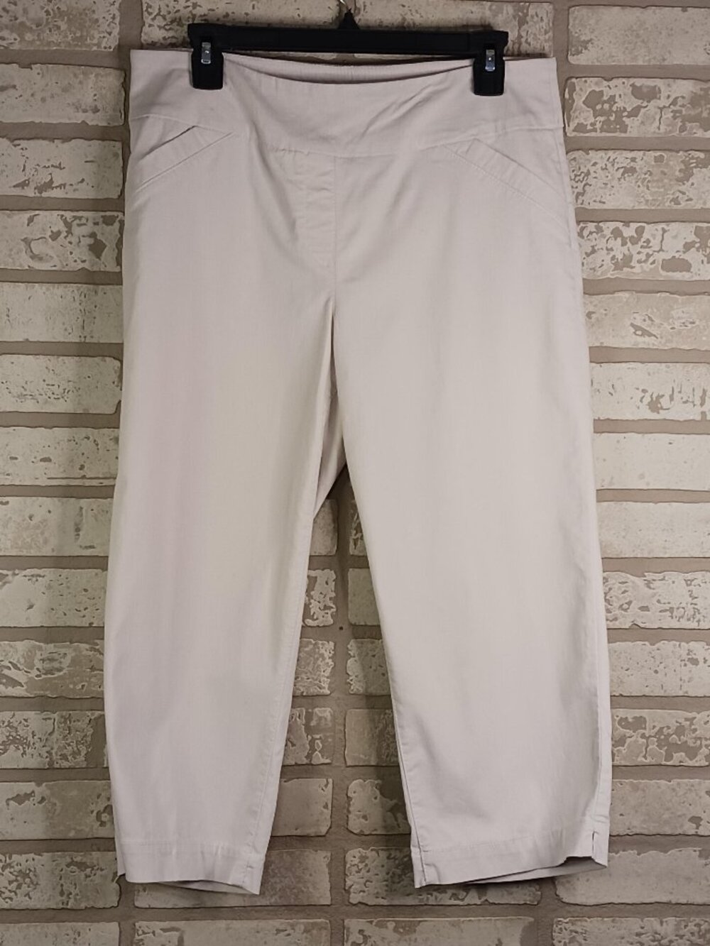 Alia Womens Size 12 Capri Pants Stretchy Cream No Pockets Pullon (Read)